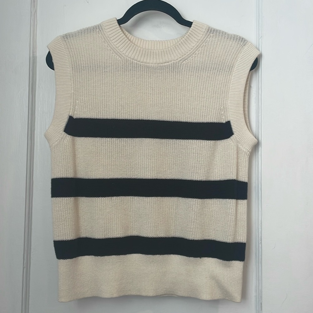 Everlane Cream with Black Sweater Vest